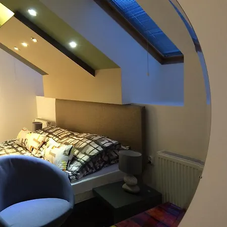 Oktohome Apartment